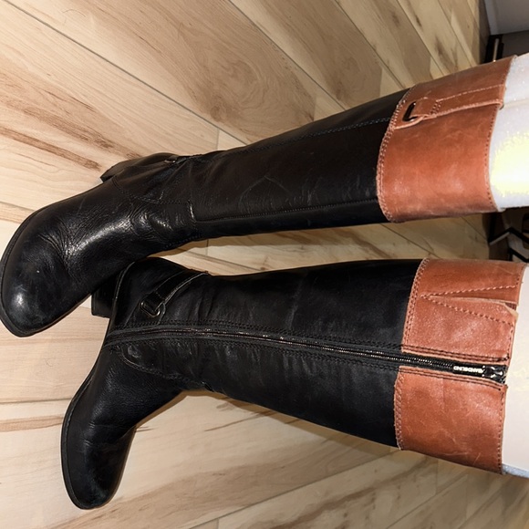 Boots - Picture 3 of 9